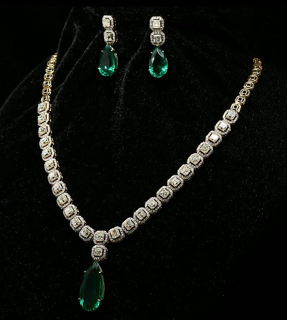 14K Gold Emerald Teardrop & Diamond Halo Luxury Necklace and Earrings Set – 18.62 CTW